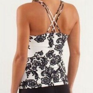 Lululemon tank/bra sz 8 retails $58